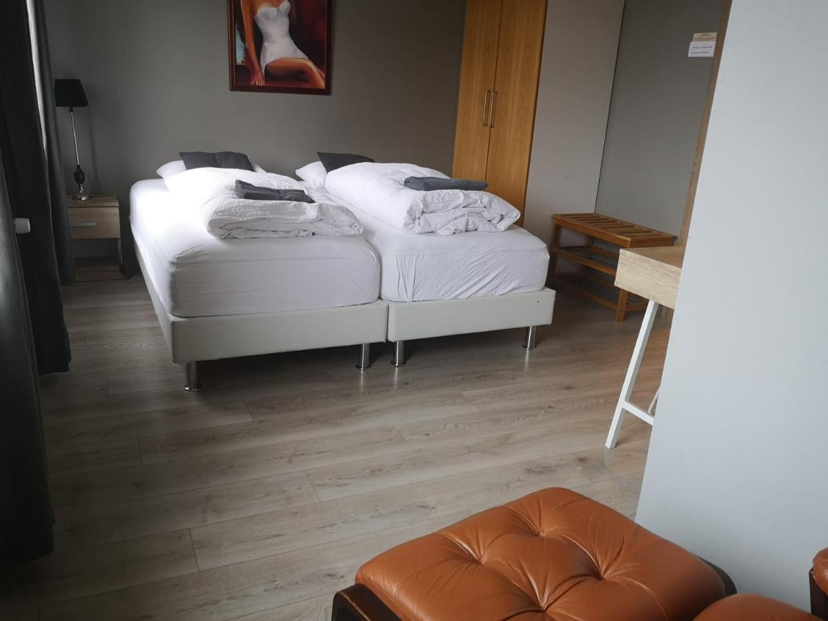 Acco Town Square Apartments Акурейрі Екстер'єр фото