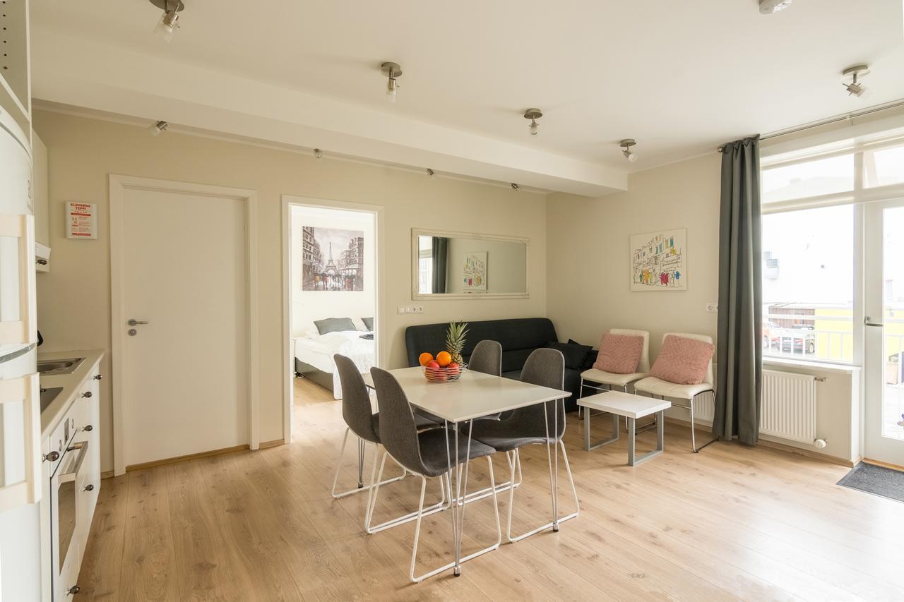 Acco Town Square Apartments Акурейрі Екстер'єр фото